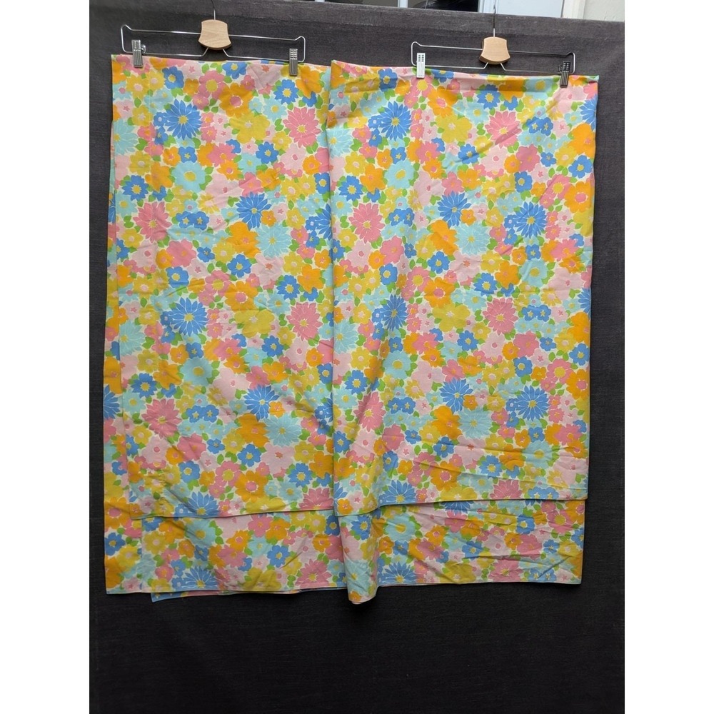 Vintage 1970s Dantrel Muslin Dan River Pastel Floral Flat Sheet Granny Fabric